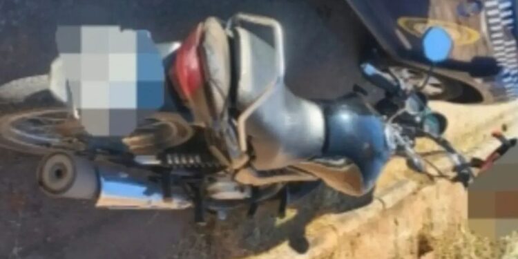 Motocicleta é apreendida após condutor sem CNH ser flagrado fazendo manobras perigosas no Sul de Minas