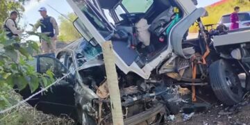 Três pessoas morrem em grave acidente entre carro e caminhão na MGC-491