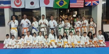 VÍDEO | CT CARMOFIGHT realiza treino especial em homenagem ao Sensei Rosemir Batista e celebra legado do Karate-Do em Carmo