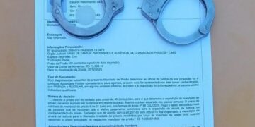 Passageiro de ônibus é preso durante cumprimento de mandado na MG-344, em Itaú de Minas