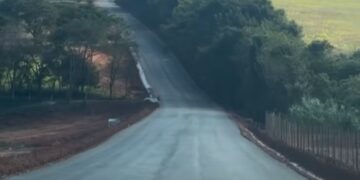 Obra de asfaltamento entre Alpinópolis e Três Barras avança para fase final do primeiro trecho