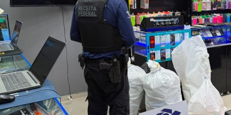 Operação apreende 35 celulares com indícios de importação irregular em estabelecimentos no Sul de Minas
