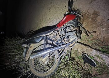 Casal morre em colisão entre carro e motocicleta na MG-449