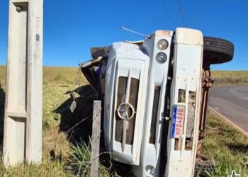 Jornalista e caminhoneiro Magaiver sofre acidente com caminhão na estrada entre Guaxupé e São Pedro da União