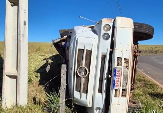 Jornalista e caminhoneiro Magaiver sofre acidente com caminhão na estrada entre Guaxupé e São Pedro da União