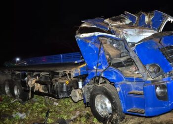 Passageira morre após caminhão sair da pista na LMG-856, em Cássia; motorista é preso