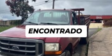 Caminhão roubado em Serrania é localizado; PM segue em busca dos suspeitos