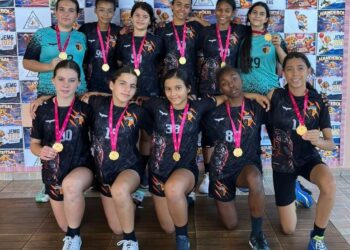 Campo do Meio conquista pentacampeonato regional no handebol feminino dos JEMG