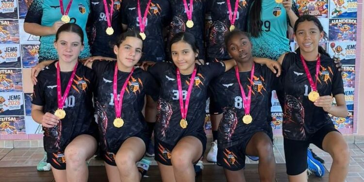 Campo do Meio conquista pentacampeonato regional no handebol feminino dos JEMG