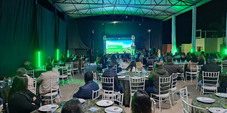 VÍDEO | Sicredi reúne produtores rurais da região em Conceição da Aparecida para o lançamento do Plano Safra 2026/2027