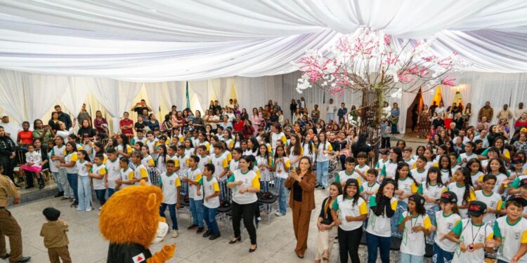 Alunos da rede municipal de Campo do Meio celebram formatura do PROERD