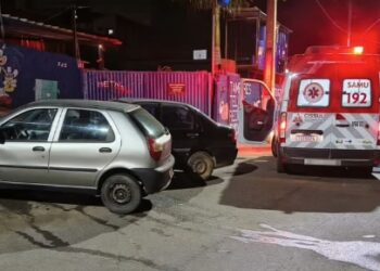 Batida entre dois veículos mobiliza SAMU e Polícia Militar em Alfenas