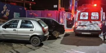Batida entre dois veículos mobiliza SAMU e Polícia Militar em Alfenas