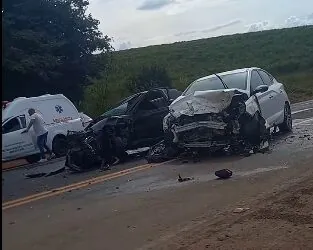 VÍDEO | Colisão na MGC-491 entre Alfenas e Areado deixa uma vítima fatal e provoca lentidão no trânsito