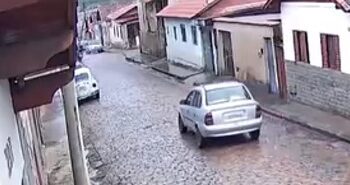 Carro é furtado em plena luz do dia no bairro São Sebastião, em Elói Mendes