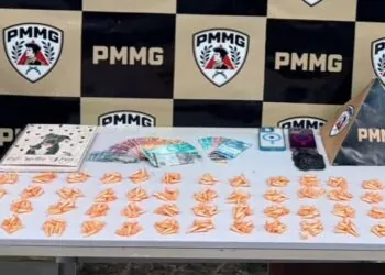 Três são presos por tráfico de drogas durante operação da PM em Passos