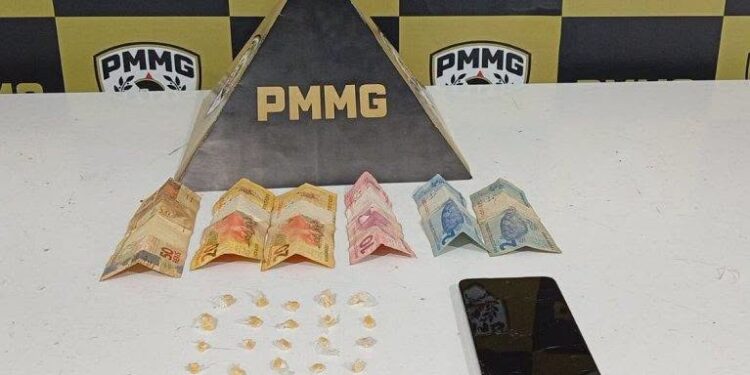 Adolescente é apreendido com pedras de crack durante ação da Polícia Militar em Guaxupé