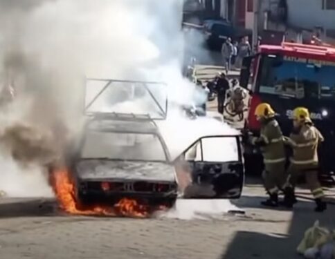 Veículo usado na coleta de recicláveis é destruído por incêndio em São Lourenço