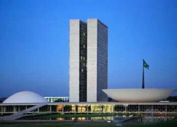 MOBILIZAÇÃO EM BRASÍLIA: PREFEITOS MINEIROS QUEREM BARRAR PAUTAS BOMBA E APROVAR ADICIONAL DO FPM 