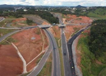 Férias escolares devem aumentar fluxo de veículos na MG-050; expectativa é de 430 mil viagens
