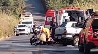 Mulher morre e três pessoas ficam feridas em grave colisão frontal na MG-341, em Piumhi (MG)