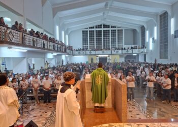 VÍDEO | Missa encerra a 29ª edição do ENJOCARCC e celebra renovação da fé dos jovens em Carmo do Rio Claro