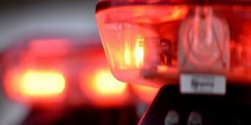 Homem foge com veículo durante cumprimento de mandado de busca e apreensão em Passos