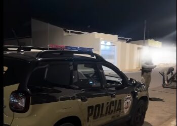 Adolescente de 15 anos é flagrado dirigindo carro após denúncia de direção perigosa em Conceição da Aparecida