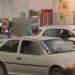 Acidente entre dois carros é registrado em frente a supermercado em Alfenas