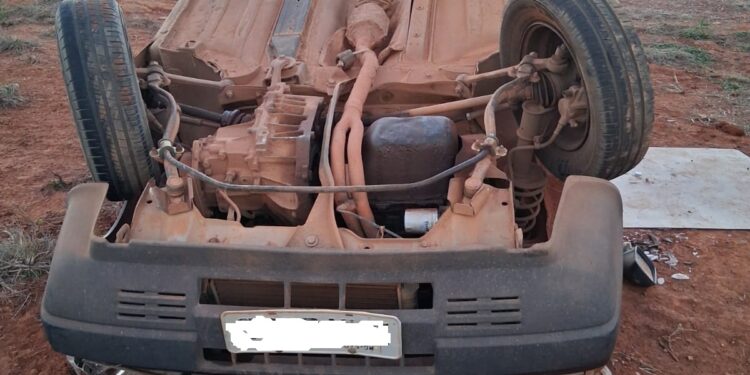 Motorista fica ferido após capotamento na AMG-2440, em São José da Barra