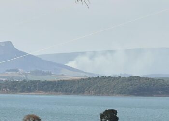 Incêndio atinge Serra da Tromba e equipes não conseguem chegar ao local para combater as chamas devido à interdição da Ponte Torta