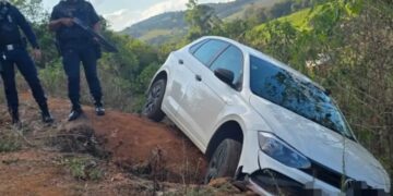 Veículo com placa clonada é localizado em propriedade rural no Sul de Minas