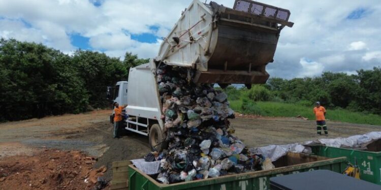 Justiça determina suspensão da “taxa de lixo” cobrada nas contas de água em Piumhi
