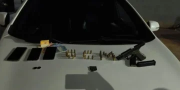 Denúncia anônima leva à prisão de suposto líder do PCC em carro clonado e furtado
