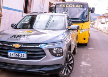 APAE de Carmo do Rio Claro recebe micro-ônibus e caminhonete para ampliar atendimento