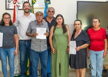 Assinatura oficializa novos nomes de ruas e praça em homenagem a carmelitanos