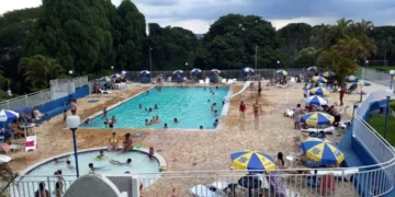 Criança de quatro anos morre após afogamento em piscina de clube no Sul de Minas
