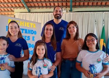 Escola Municipal Anchieta celebra seis anos de municipalização e 43 anos de história