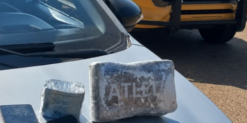 Dupla é presa com cocaína e quase R$ 24 mil durante abordagem na BR-265, em Carmo do Rio Claro
