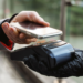 Banco é condenado a devolver R$ 98 mil após cliente ter celular furtado e sofrer transações suspeitas