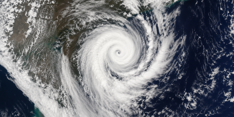 CICLONE extratropical deve provocar CHUVA INTENSA, VENTANIA e GRANIZO no Sul e Sudeste
