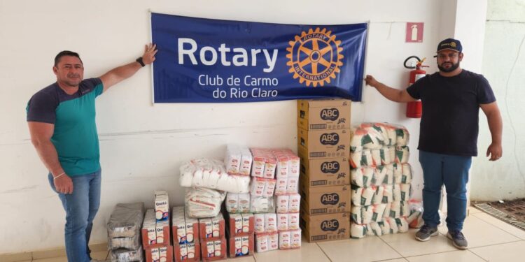Rotary de Carmo do Rio Claro doa mais de 600 kg de alimentos ao GAPOP-R, em Passos