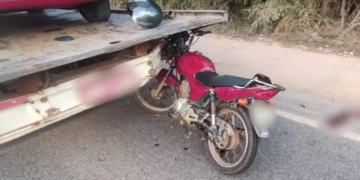 Motociclista de 72 anos morre após acidente com caminhão-guincho na MGC-369