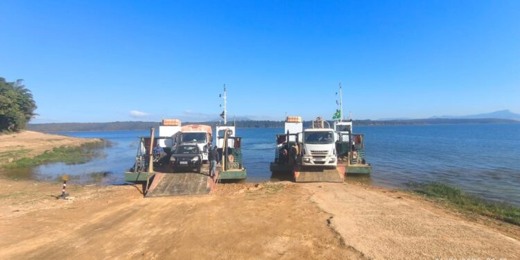 Prefeitura disponibiliza duas balsas para atender o aumento do fluxo de veículos para Distrito de Itaci