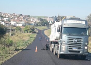 DER-MG realiza revitalização da MG-184 entre Alterosa e Areado; obra deve terminar em setembro