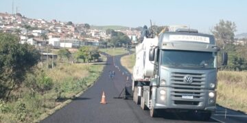 DER-MG realiza revitalização da MG-184 entre Alterosa e Areado; obra deve terminar em setembro