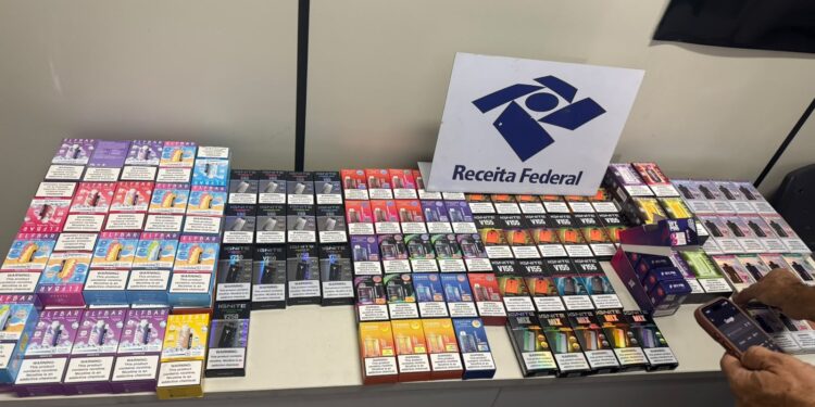 Polícia Civil e Receita Federal apreendem 188 cigarros eletrônicos no Sul de Minas