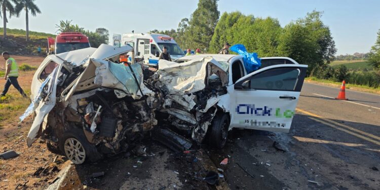 Três pessoas morrem em grave colisão frontal na MGC-491, em Alfenas