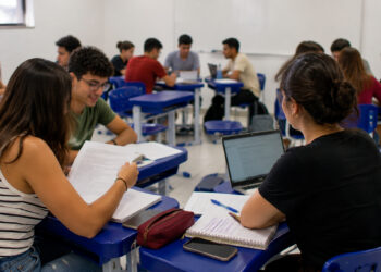 Tutoria de Escrita Acadêmica aproxima estudantes da divulgação científica por meio da produção de textos em linguagem acessível