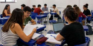 Tutoria de Escrita Acadêmica aproxima estudantes da divulgação científica por meio da produção de textos em linguagem acessível
